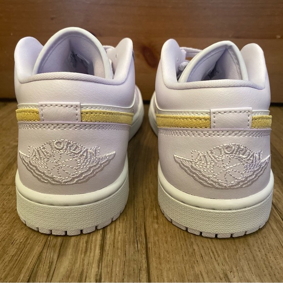 ✨ WMNS AIR JORDAN 1 LOW - Picture 8 of 12
